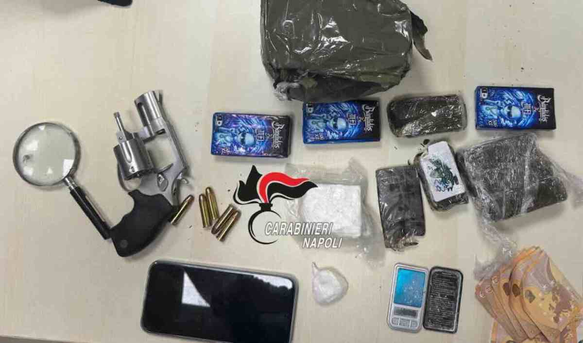 Arresto a Napoli: uomo usa la figlia di 13 anni come scudo durante fermo con pistola e droga