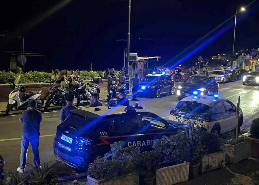 Controlli severi al Vomero: rimosse sette auto nella movida notturna