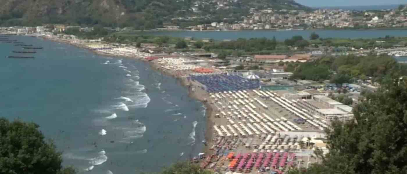Bacoli, istituzioni unite per potenziare le spiagge libere di Miseno e Miliscola