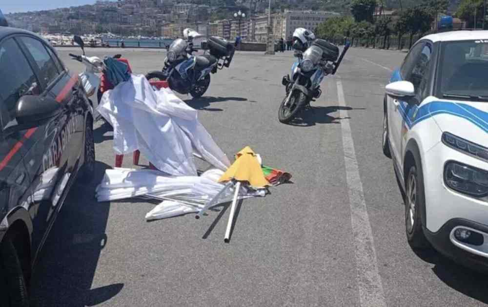 Sequestro alla Rotonda Diaz a Napoli: identificati e denunciati gli abusivi