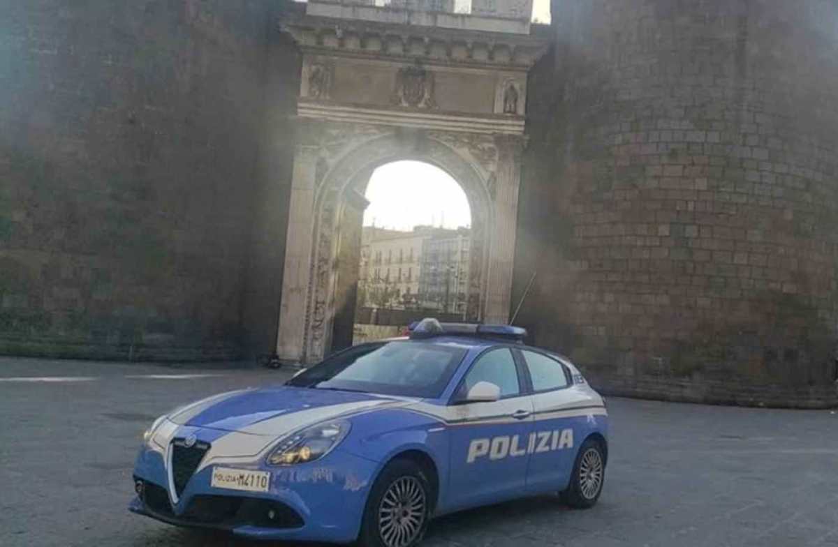 Porta Capuana, rapina con spray urticante: 22enne in manette dopo il colpo a una coppia