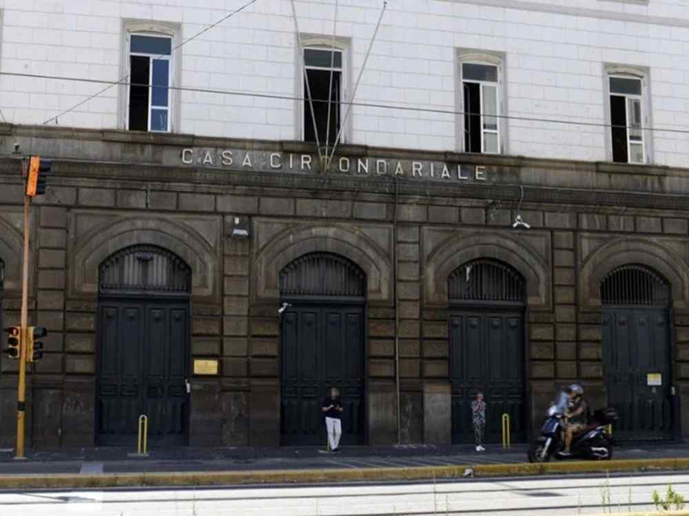 Minacce in diretta dal carcere: “Regolati con gli amici di Casavatore”, l’allerta per i fratelli imprenditori