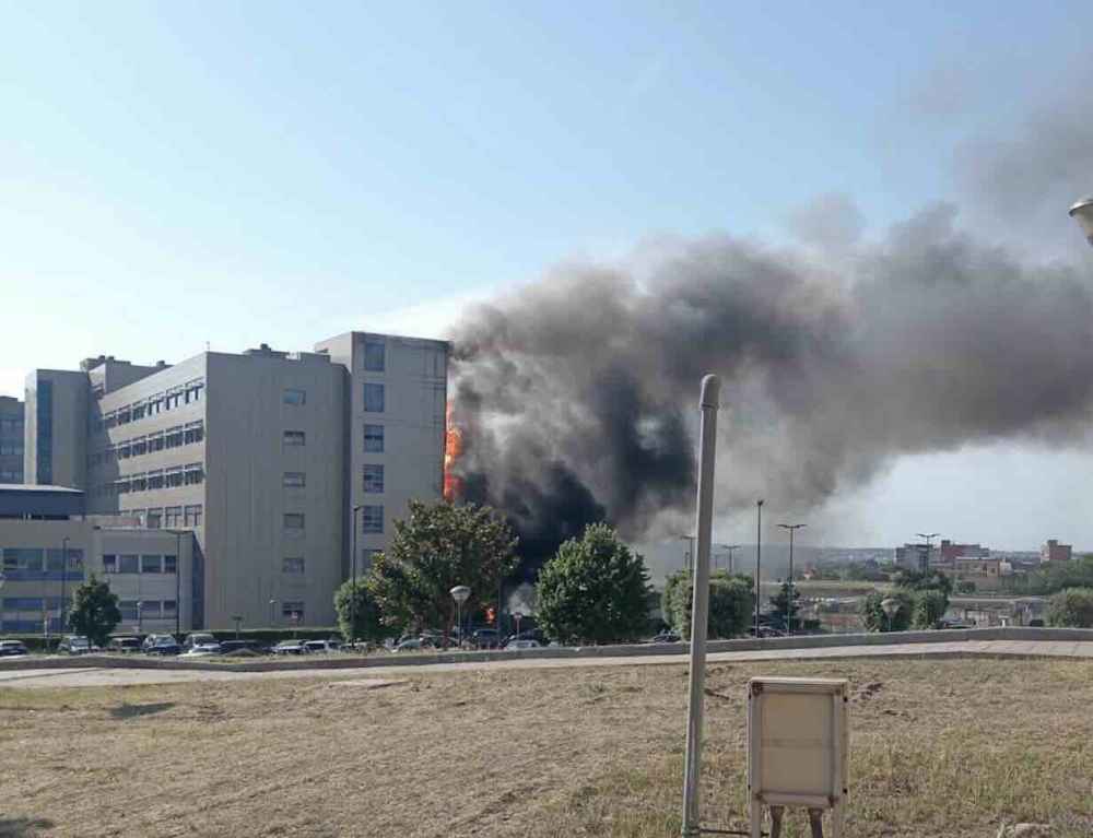Incendio presso l’Ospedale del Mare: convocato il Centro Coordinamento Soccorsi dal prefetto