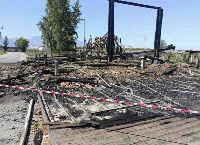 Incendio nel Parco Archeologico di Longola, pronti i vigili del fuoco per il soccorso