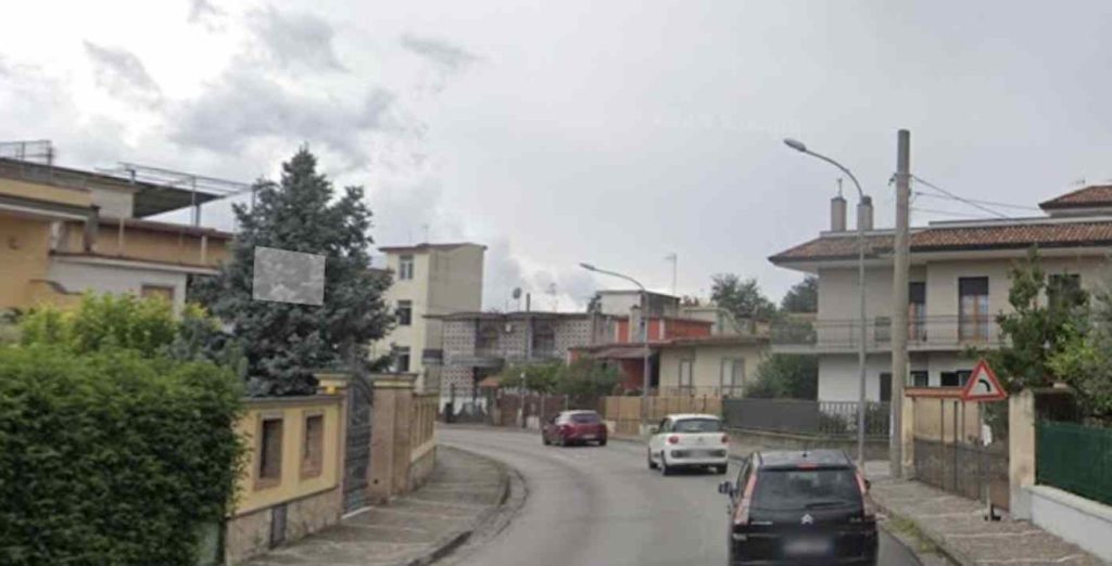 Saviano, incidente mortale: perde il controllo dello scooter un 50enne