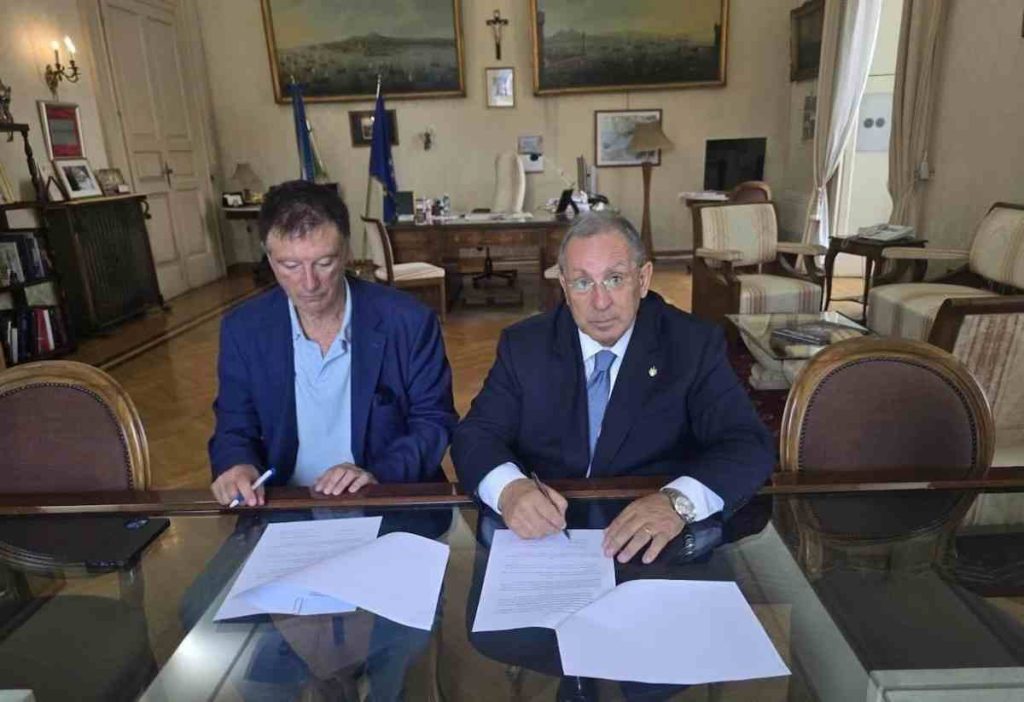 Terra dei Fuochi, accordo tra Prefettura e giornalisti: impennare la prevenzione contro i roghi