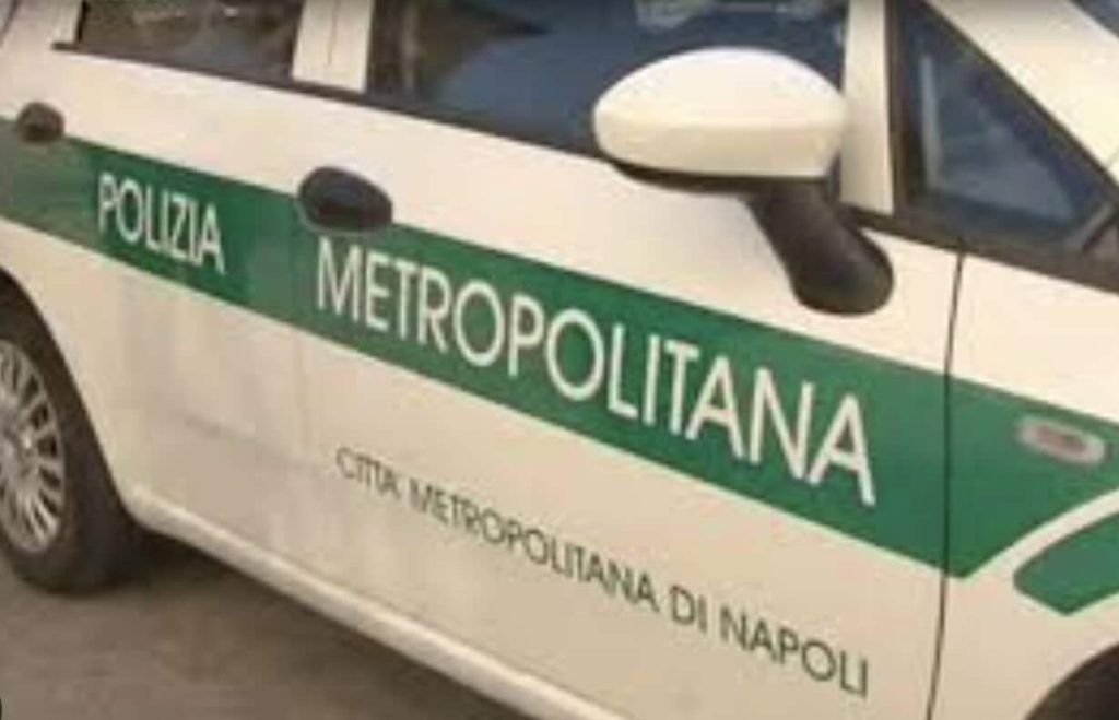 Casalnuovo, scoperto laboratorio non autorizzato per liquidi da e-cig: reflui illeciti nel mirino delle forze dell’ordine