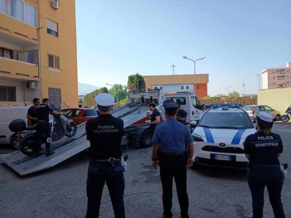 Pomigliano, allacci abusivi in Parco Partenope: sequestri e sgomberi in corso
