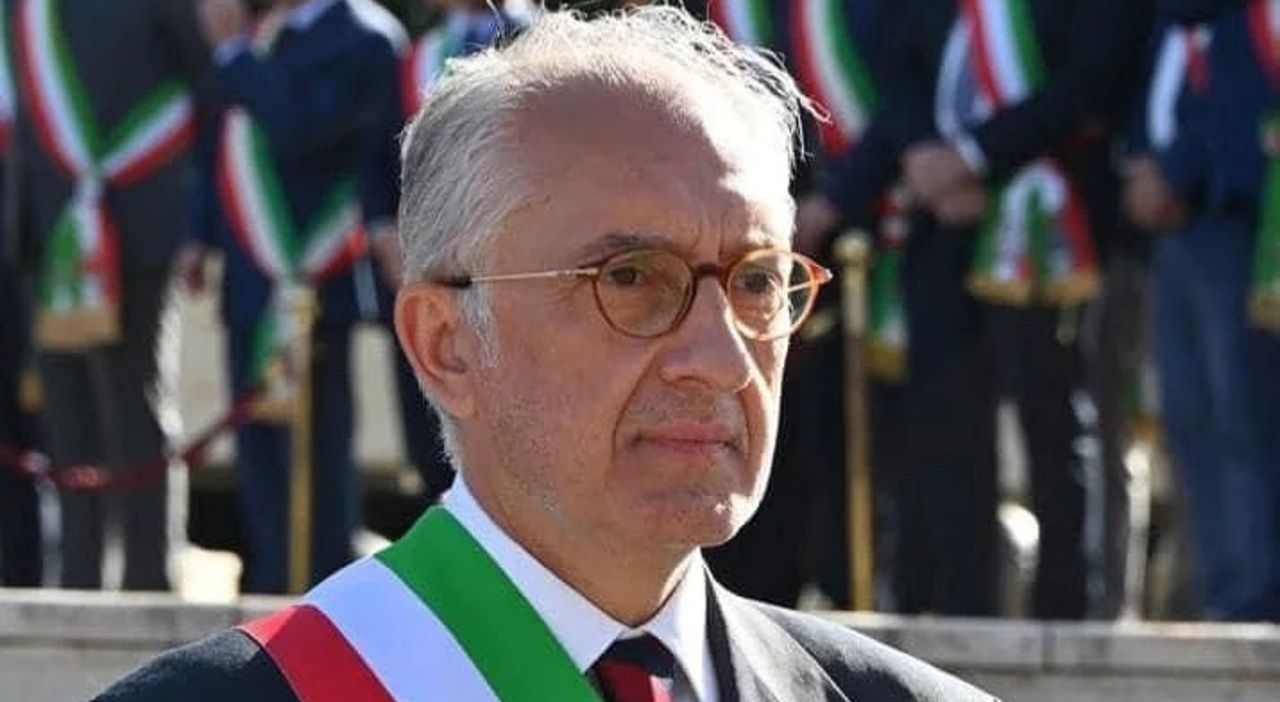 Caserta, indagini sull’ex sindaco Marino per un appalto da 9,5 milioni: fatture e bonifici sotto esame