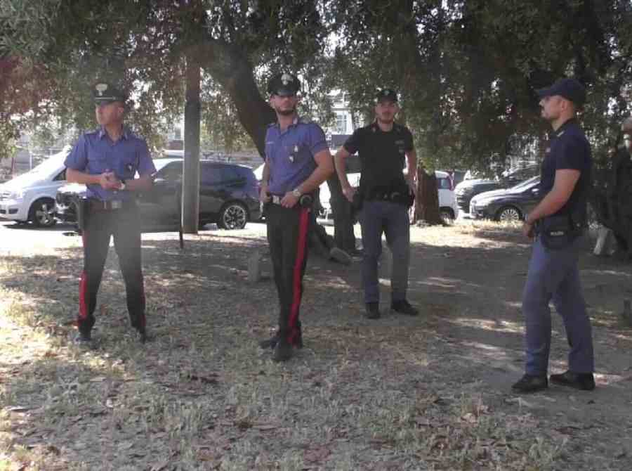 Torri Aragonesi, operazione interforze contro il degrado: rimossi 400 kg di rifiuti e abusivismi