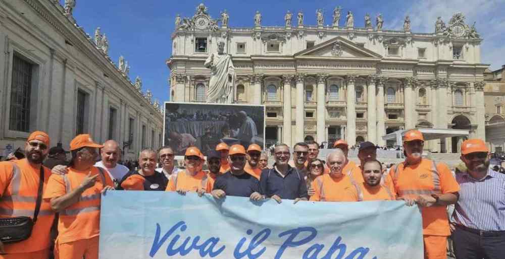 Lavoratori Asia Napoli protestano in Piazza San Pietro: richiesta di diritti e tutele