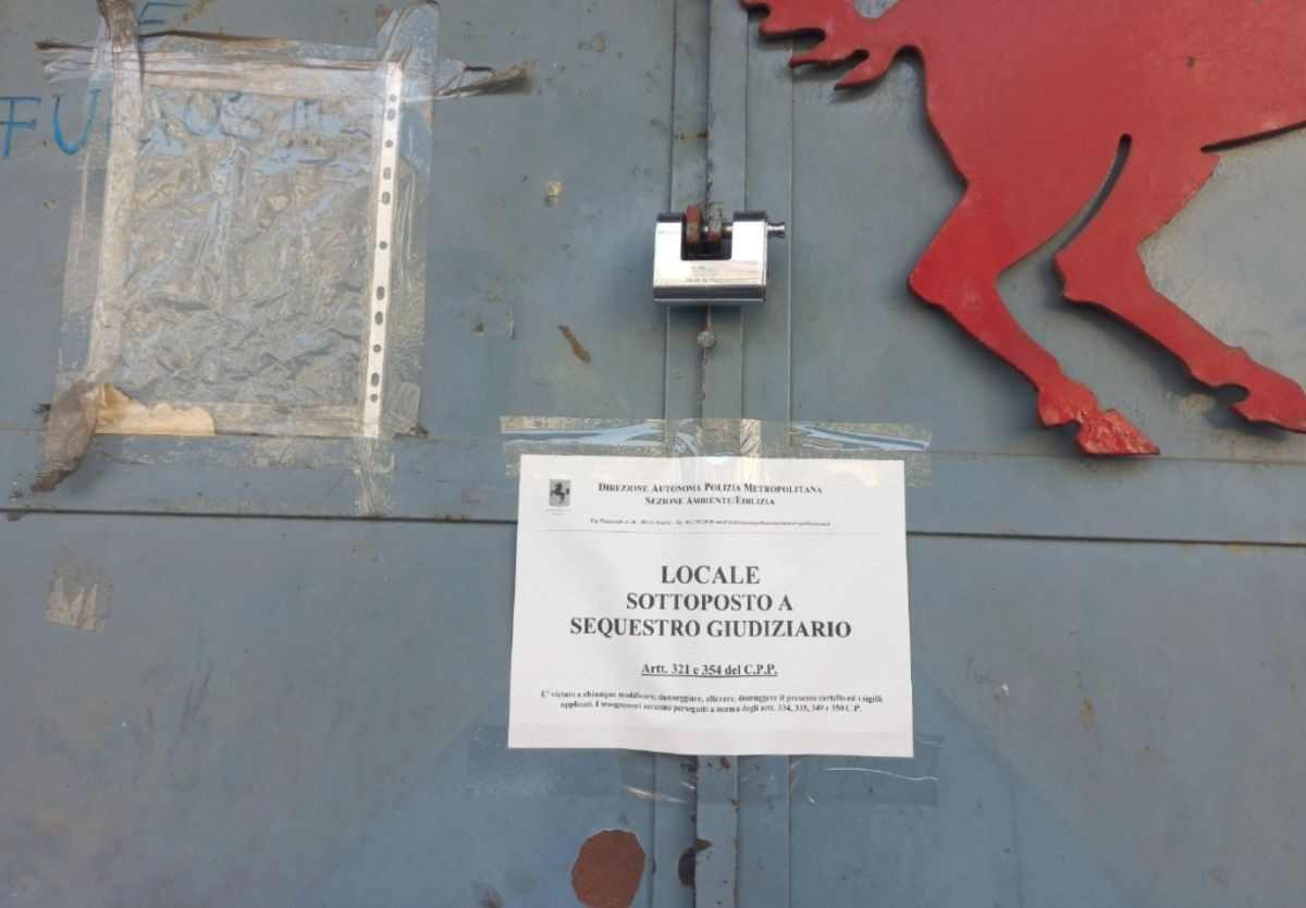 Scampia, arrestato un 60enne dopo l’aggressione a due agenti durante un sequestro