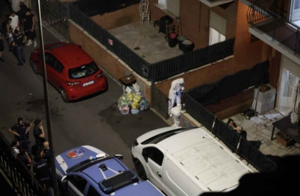 Tragedia familiare: in un omicidio tre vittime, ferito il figlio sopravvissuto