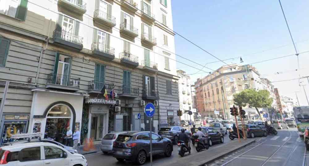 Corso Garibaldi, arrestato un 45enne per furto: indagini in corso