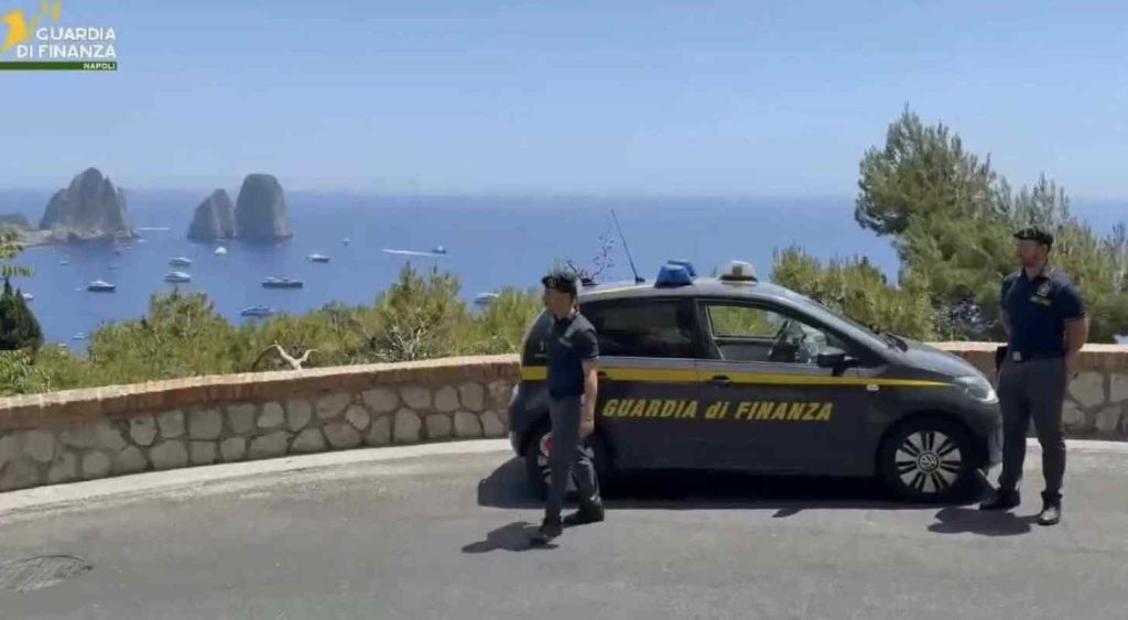 Capri, restrizioni per la movida: chiuso un noto locale notturno