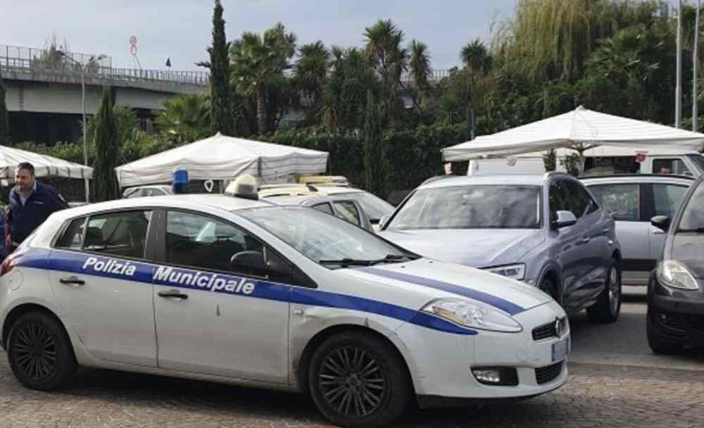Sequestro da 200mila euro per noleggi abusivi di supercar: indagini sul clan Amato-Pagano