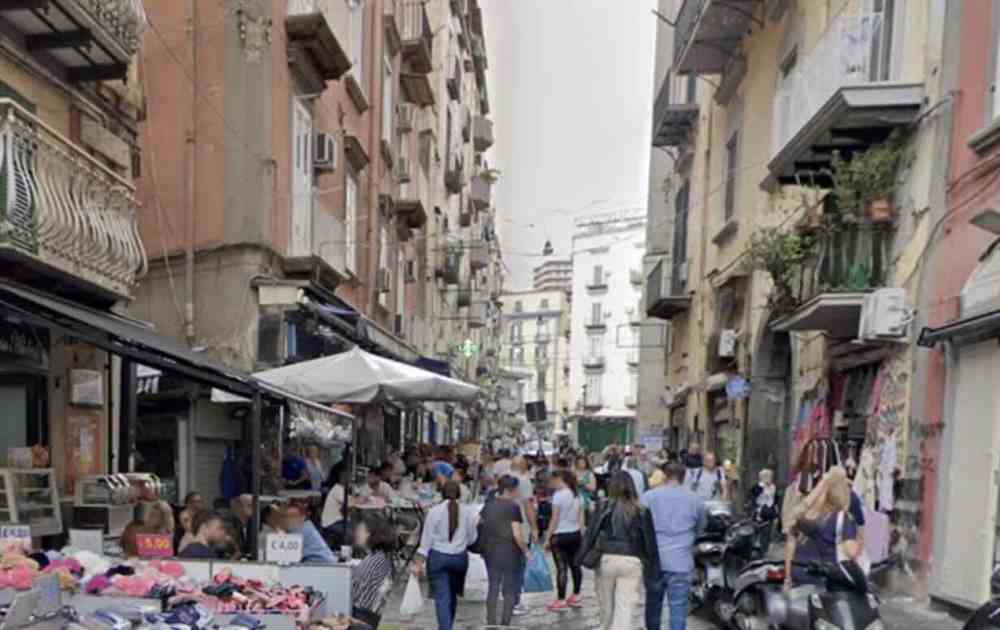 Spari nella notte a Portamedina: quarto episodio di stesa ai Quartieri Spagnoli in una settimana