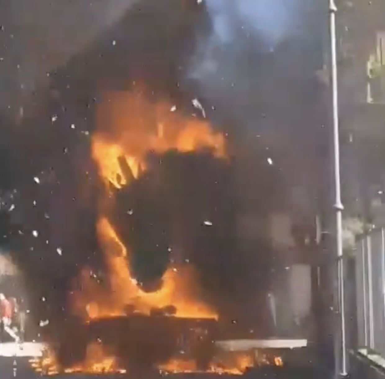 Casoria, misterioso incendio di un’auto: avviate indagini