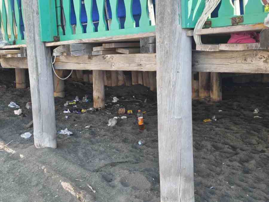 Posillipo, degrado alla spiaggia di Donn’Anna: crescente insoddisfazione dei residenti