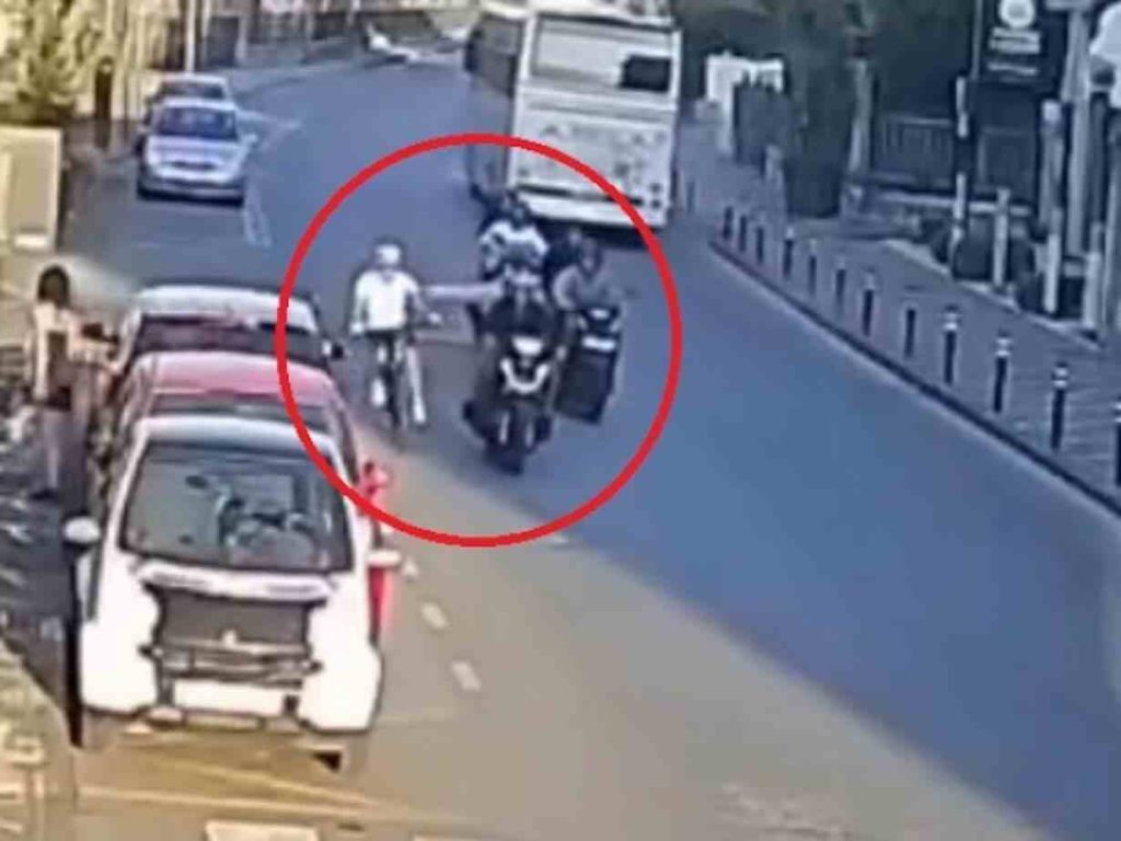 Pompei, denunciato il minorenne responsabile della caduta di un anziano in bici