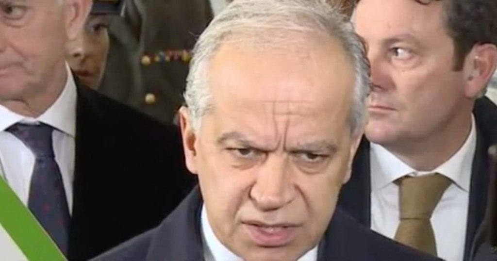 Montesanto, scontri in strada: il ministro Piantedosi sostiene l’operato della Polizia