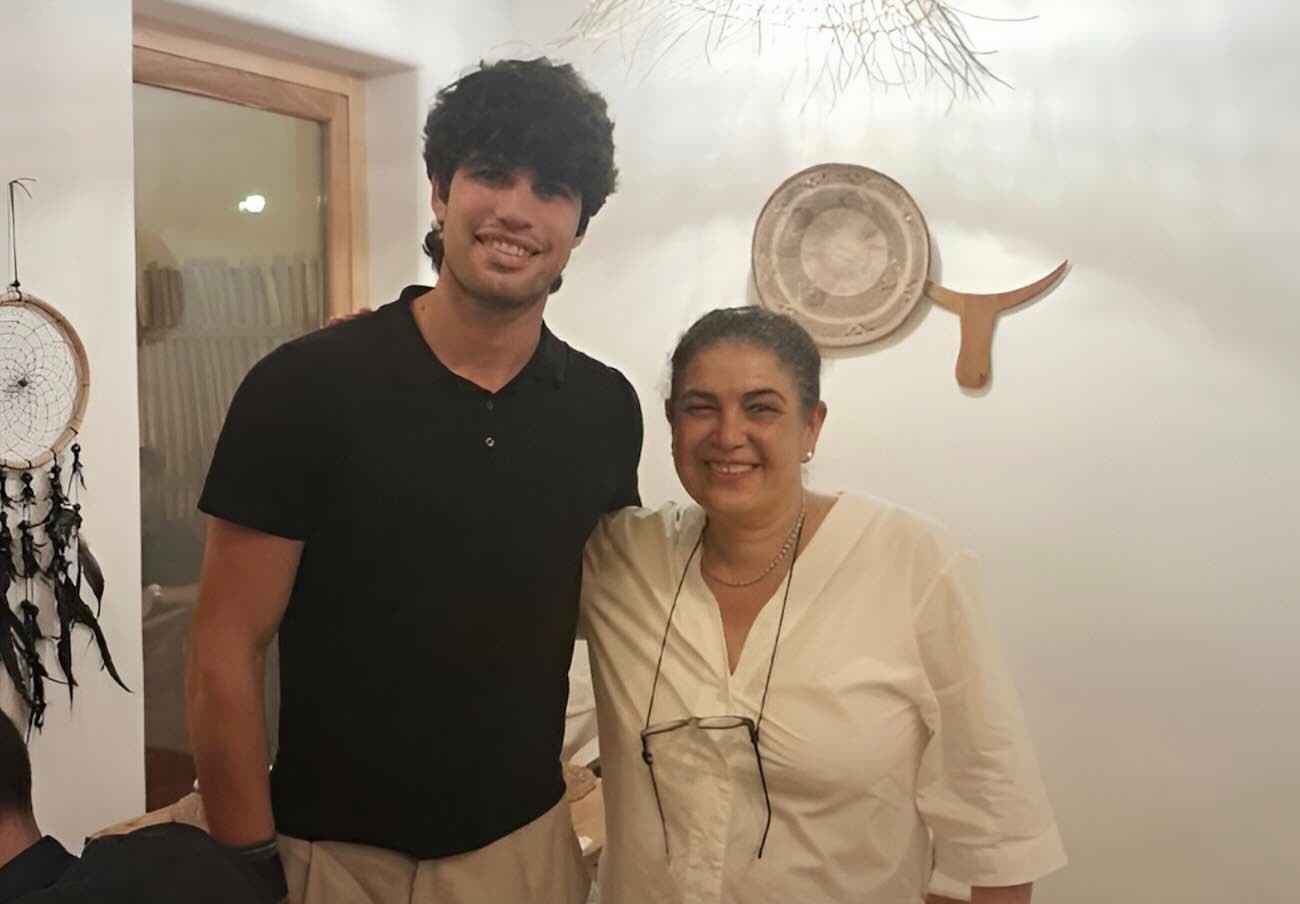 Carlos Alcaraz acclamato a Procida: festa tra selfie e applausi alla Corricella