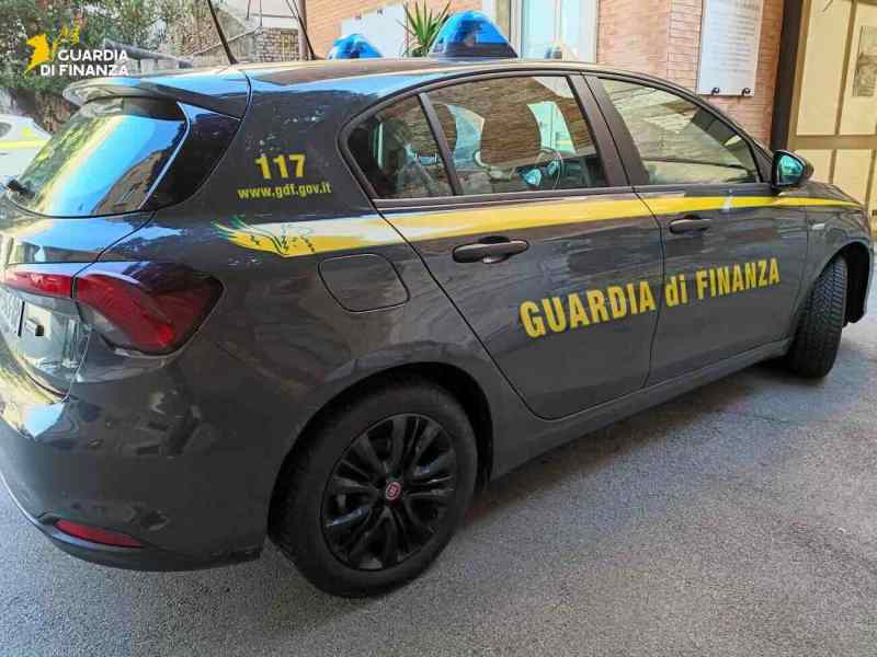Azienda cantieristica nel mirino: scoperti 3,5 milioni di euro in fatture false e 254 lavoratori irregolari