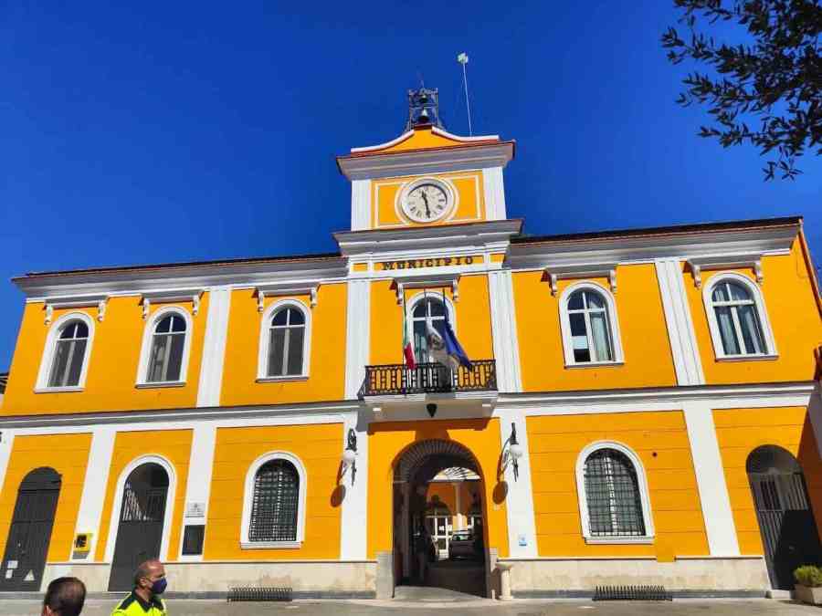 Portico di Caserta, rinviato a giudizio un uomo per fotomontaggi ingiuriosi all’ex sindaco Oliviero