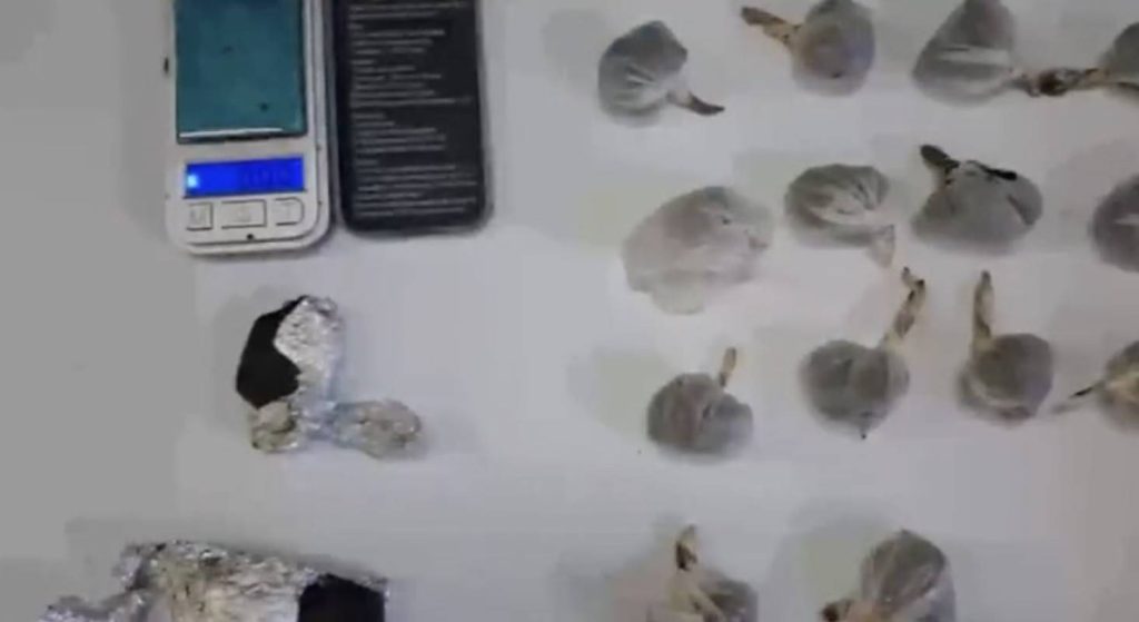 Sequestro nei Quartieri Spagnoli: scoperta droga, munizioni e merci contraffatte