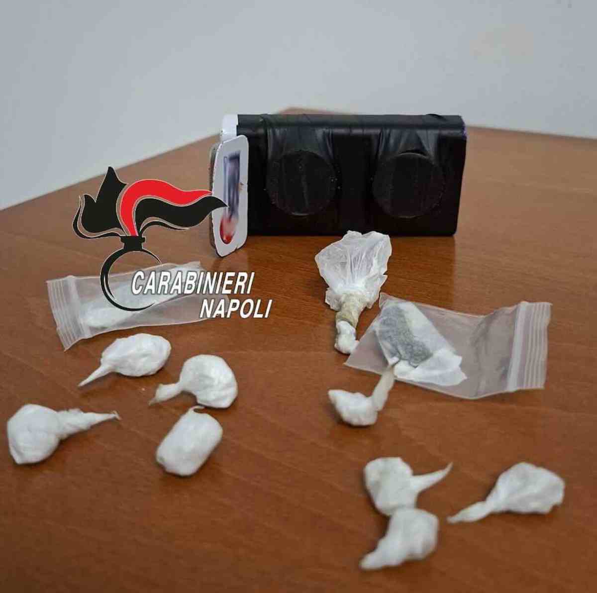 Pozzuoli, arrestato 16enne spacciatore: sequestrato sistema portatile per droga