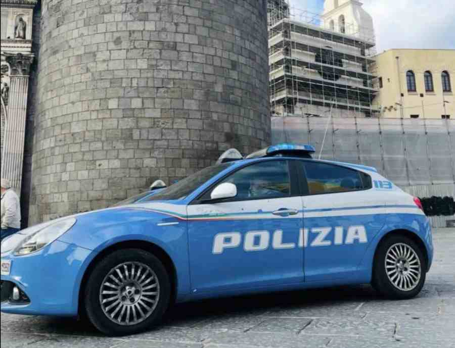 Operazione della Polizia a Napoli: controlli a Porta Capuana, Porta Nolana e via Chiaia