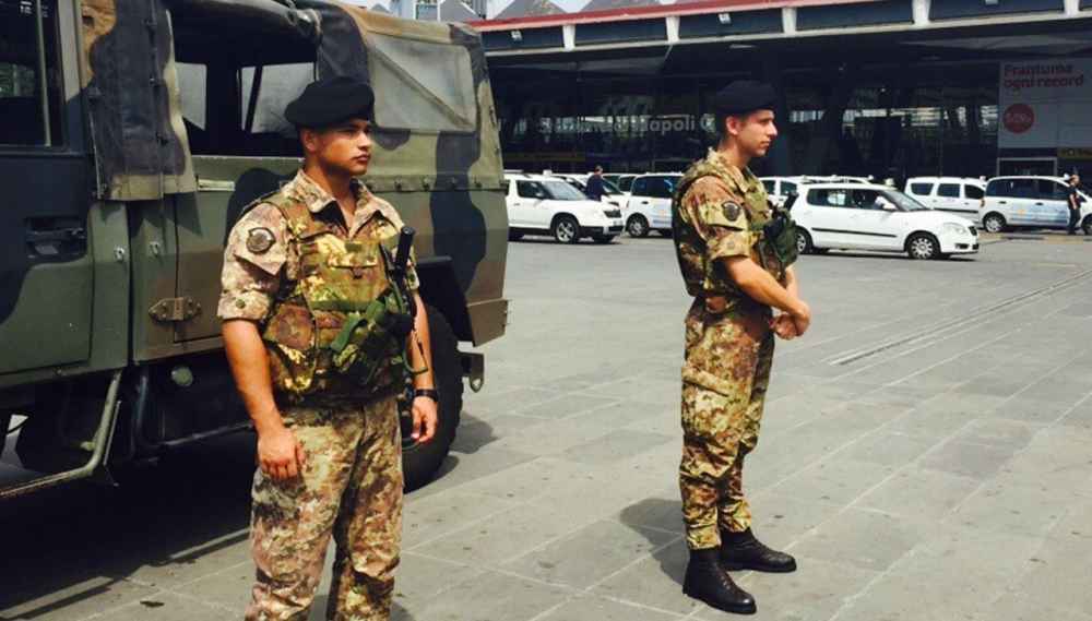Porta Nolana, aggredita turista: intervento decisivo dei militari dell’Esercito