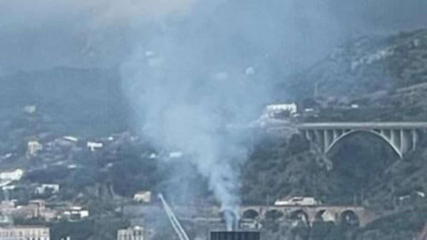 Fumi sospetti nei porti di Napoli e Salerno: ambientalisti segnalano preoccupazioni con esposti