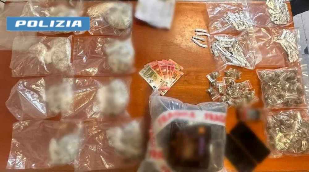 Casoria, traffico di droga: giovane fugge dalla polizia con due chili di stupefacente