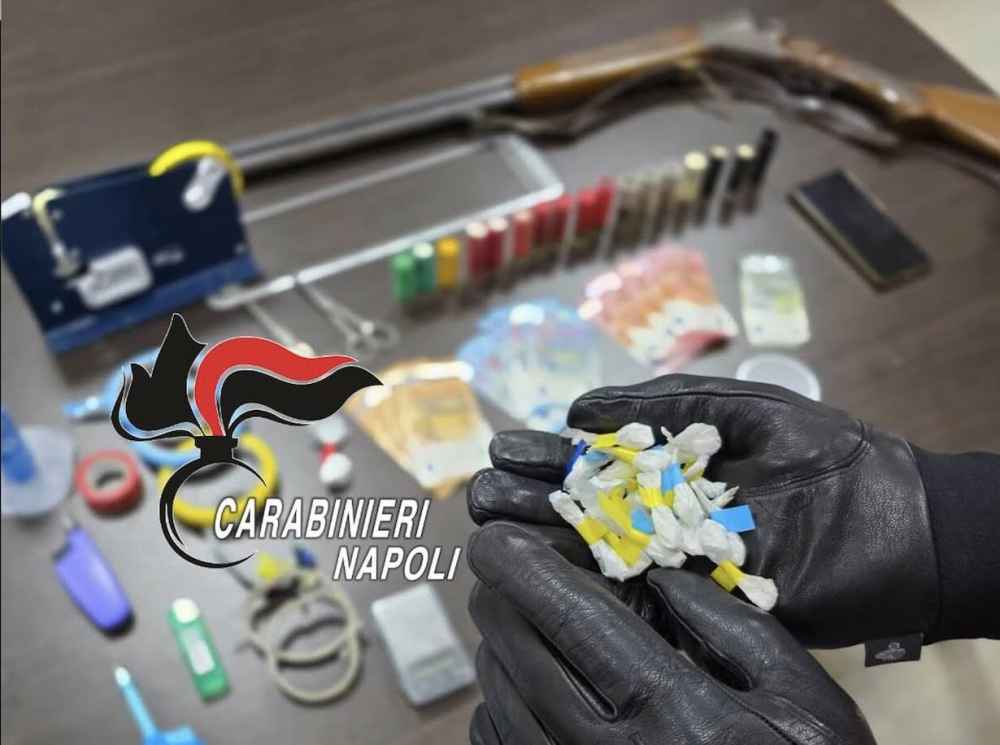 Cardito, arrestato un 58enne: trovate 20 dosi di cocaina e un fucile nella sua abitazione