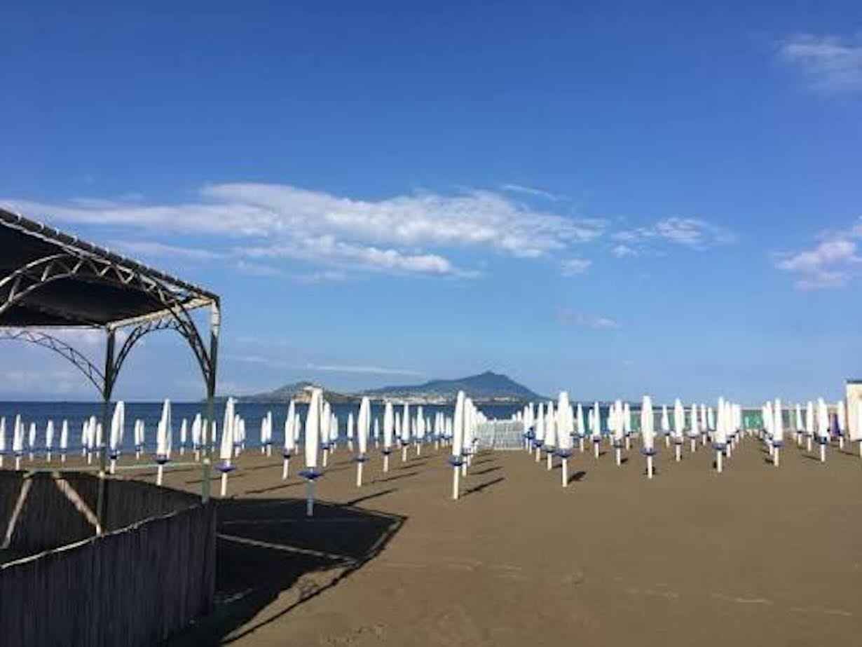 Napoli Est, giornata di socializzazione al lido dell’Esercito per i giovani di San Giovanni a Teduccio