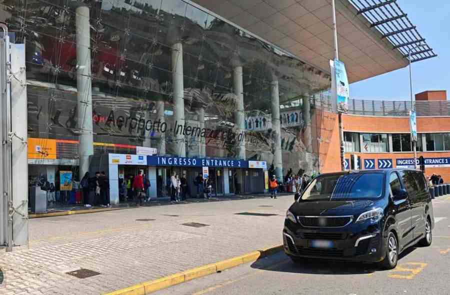 Multe agli Ncc in aeroporto, l’Acncc denuncia: «Il Comune festeggia, ma i giudici rigettano le sanzioni»