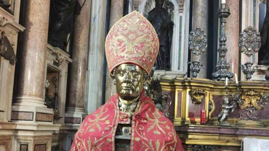 Furto della mitria di San Gennaro al Duomo di Napoli: condannato a un anno e mezzo, ma subito libero