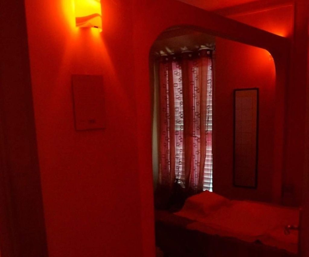 Pozzuoli, chiusa un’abitazione usata come casa di appuntamenti: intervento delle forze dell’ordine