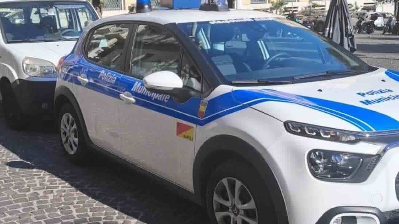 Napoli, maxi operazione contro l’abusivismo: 12 attività sospese tra Chiaia e Quartieri Spagnoli
