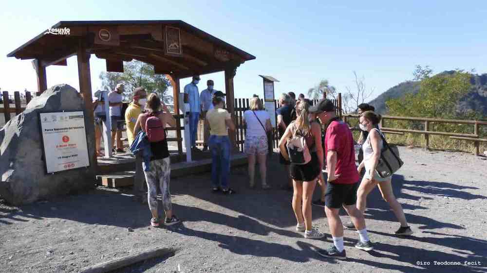 Vesuvio, nuovi orari per il Sentiero del Gran Cono: migliorata l’accessibilità per i turisti