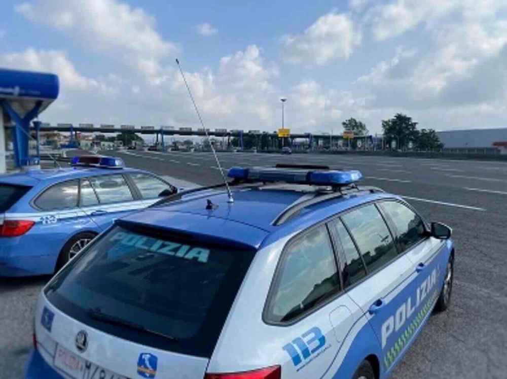 Sanzioni in aumento sulla Tangenziale di Napoli: 271 patenti ritirate per uso del cellulare al volante in sei mesi