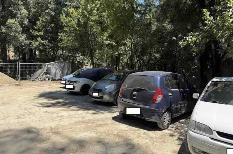 Villa Floridiana nel mirino: scoperto parcheggio abusivo in centro Napoli