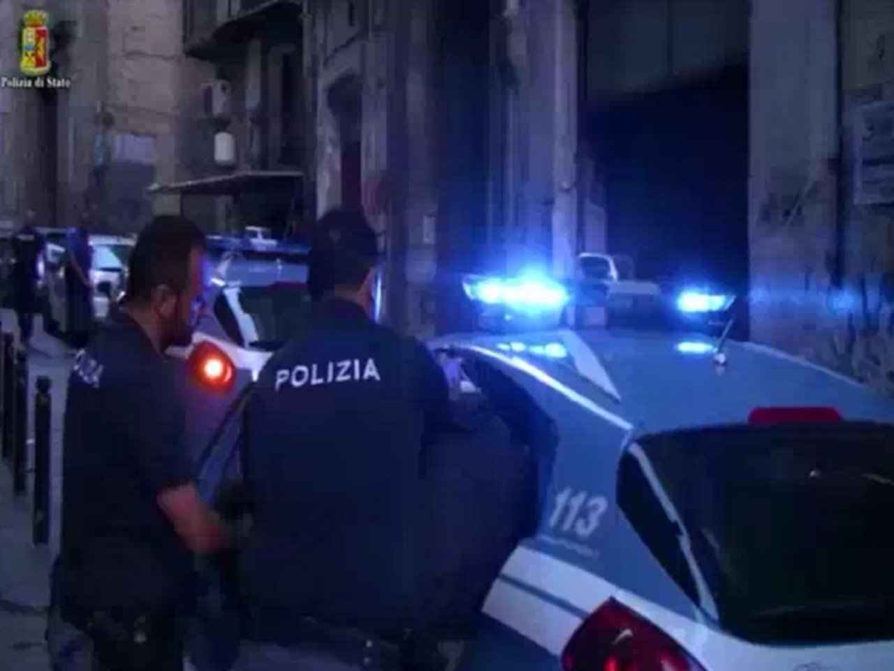 Napoli, arrestato un 65enne: pena di 5 anni per truffa e crimini informatici