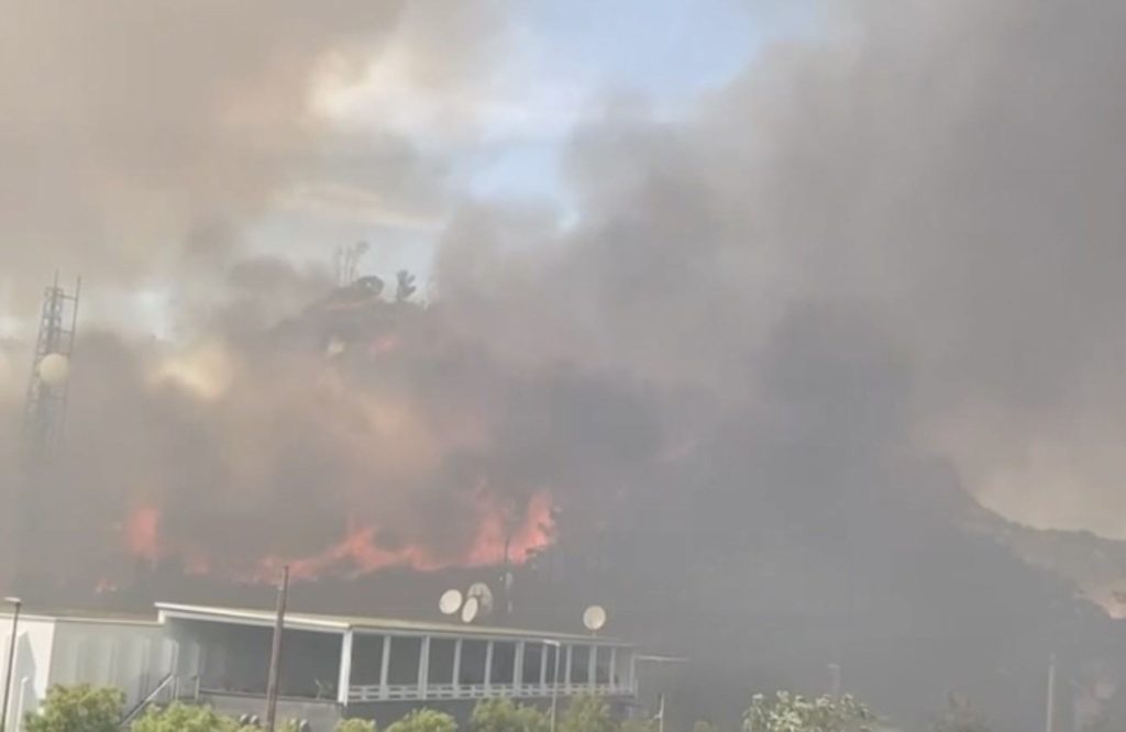 Pozzuoli, incendio: convocato il comitato per la gestione dei soccorsi