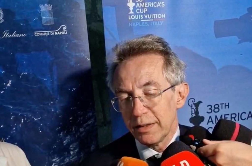 Napoli, cambio al vertice: Manfredi rimuove dieci direttori municipali