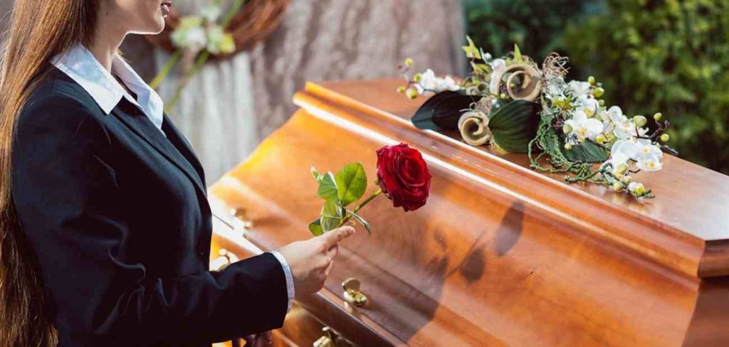 Pozzuoli, proposta di funerali civili: Più Europa chiede una sala del commiato