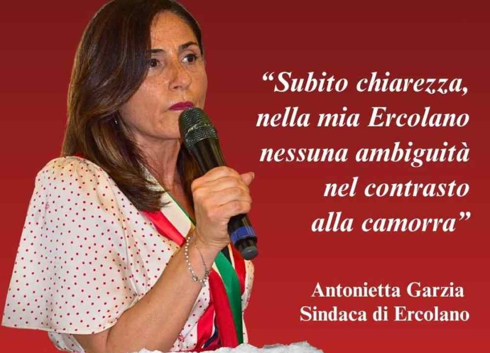 Ercolano, festa con esponenti PD e legami a un clan: sindaca sollecita chiarimenti