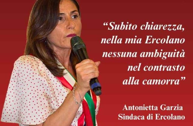 Ercolano, festa con esponenti PD e legami a un clan: sindaca sollecita chiarimenti