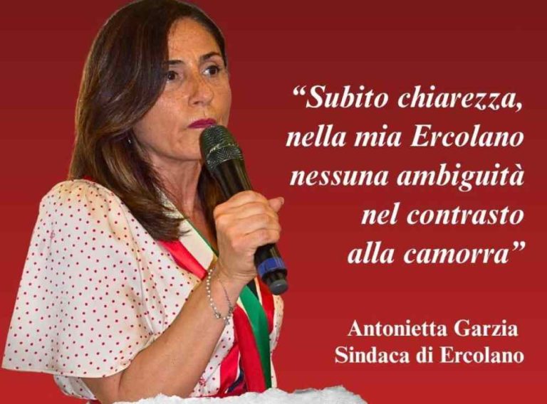 Ercolano, festa con esponenti PD e legami a un clan: sindaca sollecita chiarimenti
